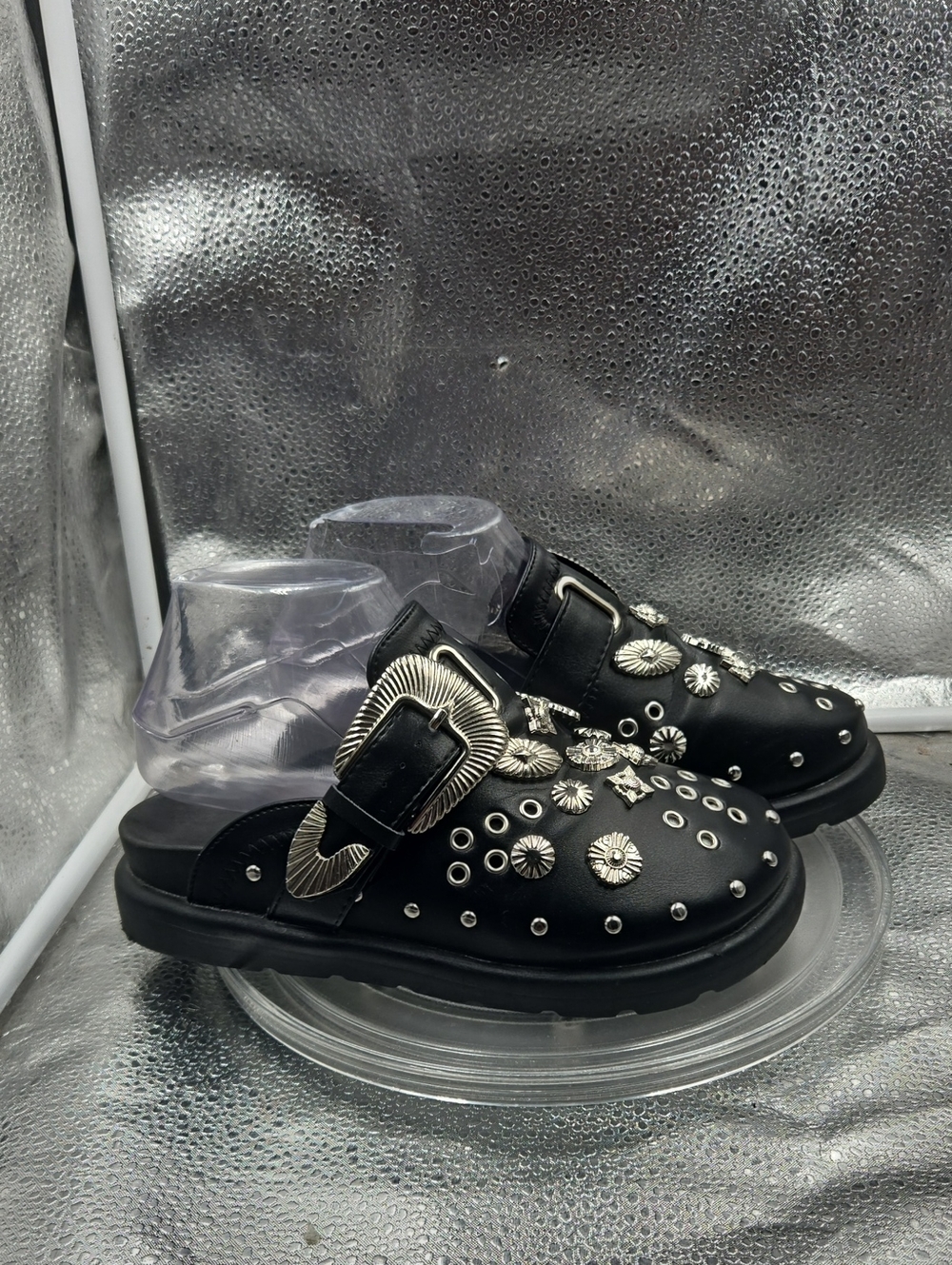 D1 Black and white Togo pula shoe size 4